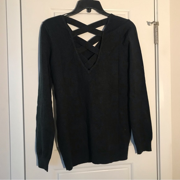 Love Ellie Stitch Fix Mia Back Detail Sweater - Picture 2 of 3